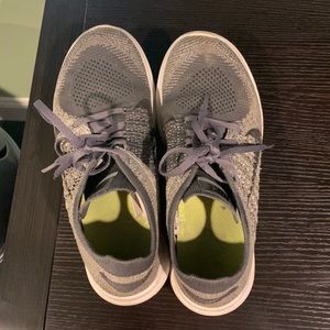 Grey nike free 4.0 flyknit